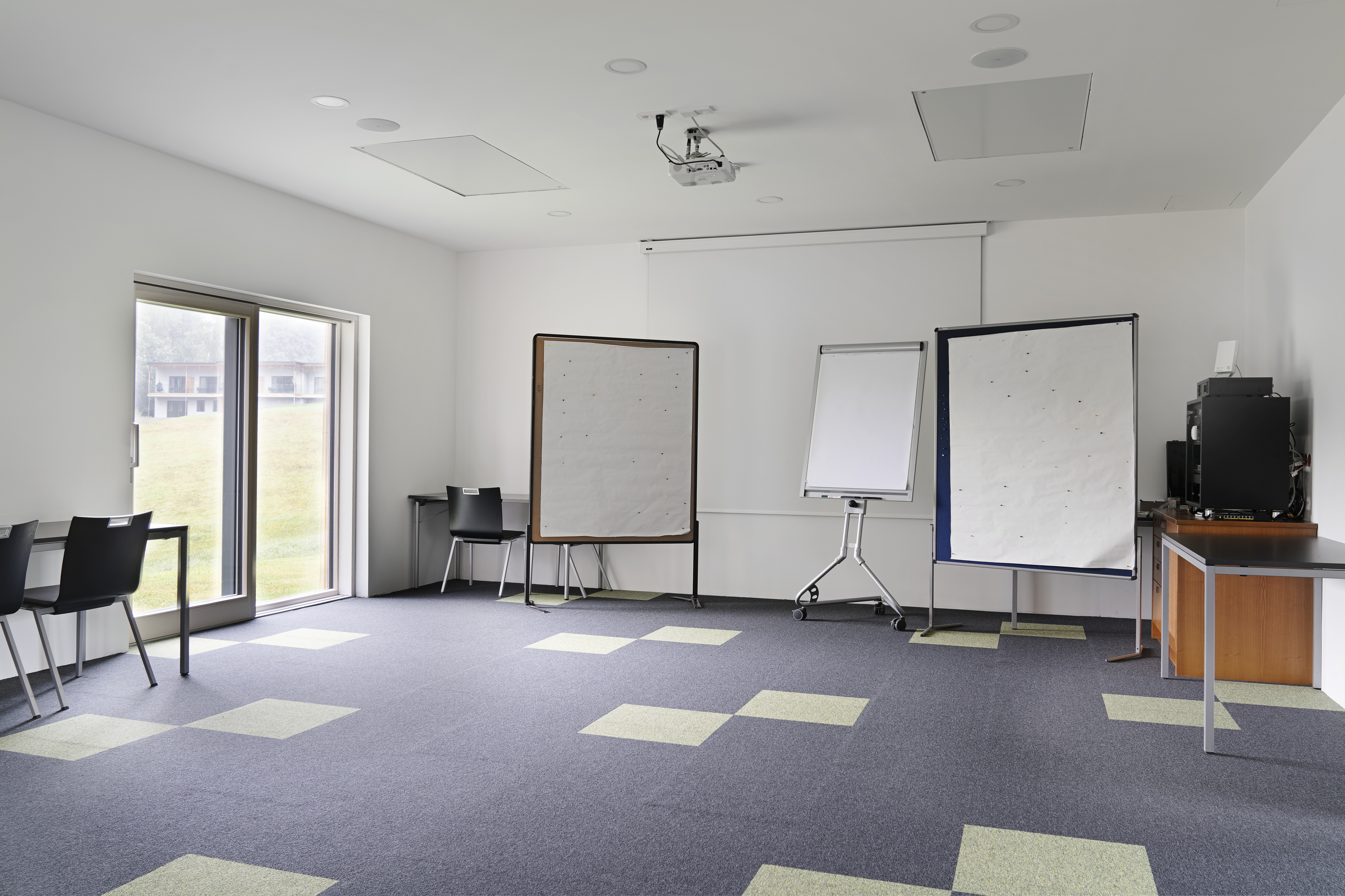 Tagungshotels - PLZ 3613 (Österreich) - Raum Heidenreichstein: 60 m² Seminarraum für max. 45 Personen - Hotel-Restaurant Ottenstein