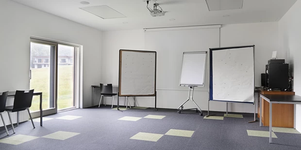 Tagungshotels - Beamer und Leinwand - Raum Heidenreichstein: 60 m² Seminarraum für max. 45 Personen - Hotel-Restaurant Ottenstein