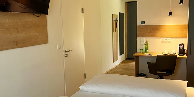 Tagungshotels - Beamer und Leinwand - Standardzimmer mit Balkon/Terrasse - Hotel-Restaurant Ottenstein